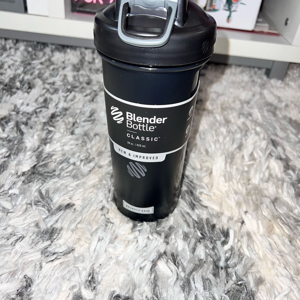 BlenderBottle Classic Shaker Cup